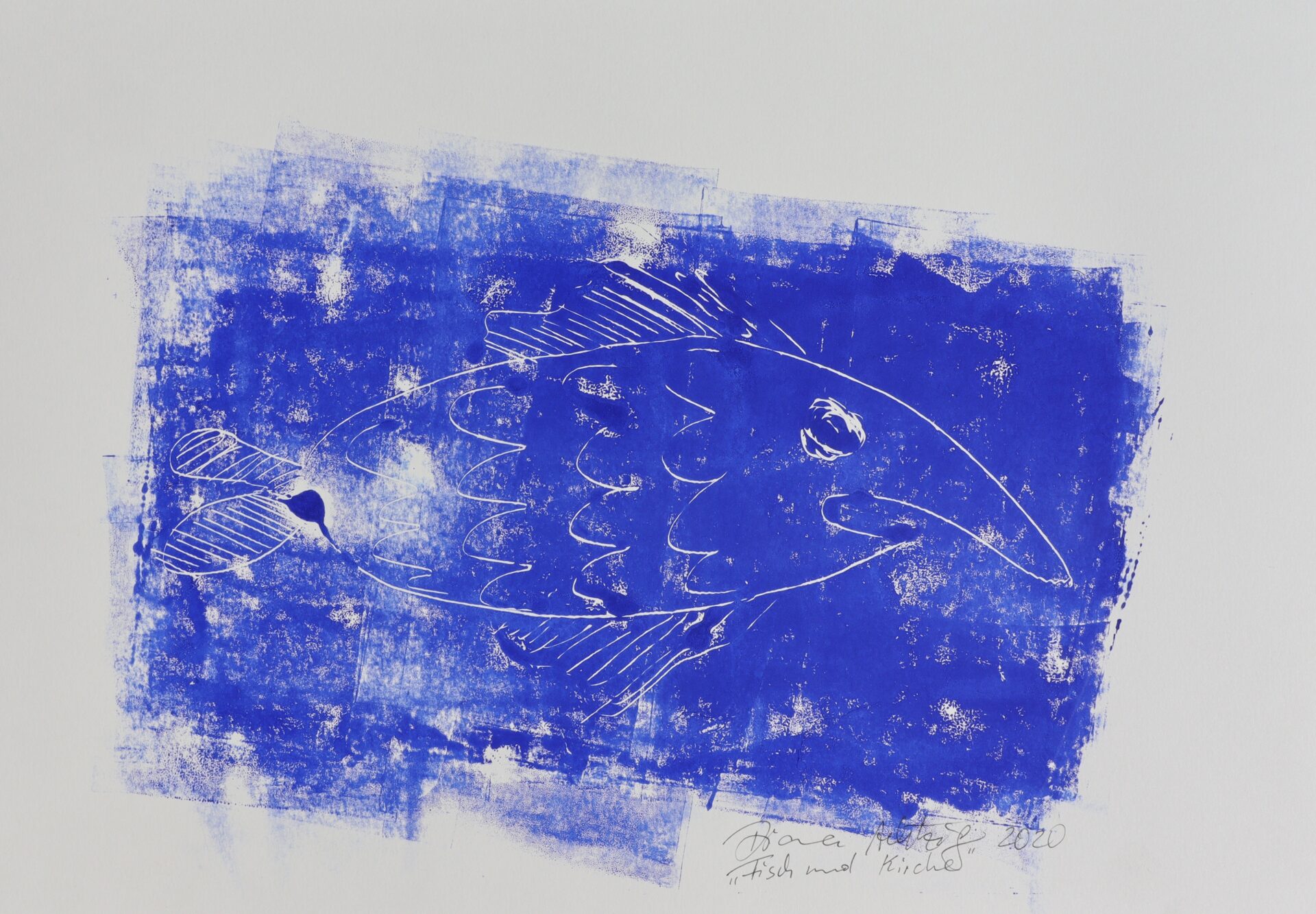 Viewing Room - Diana Achtzig – leuchtendes Fischbild in Öl, Symbol für Hoffnung und Glauben, Berlin Charlottenburg, Monotypie Druck in Blau