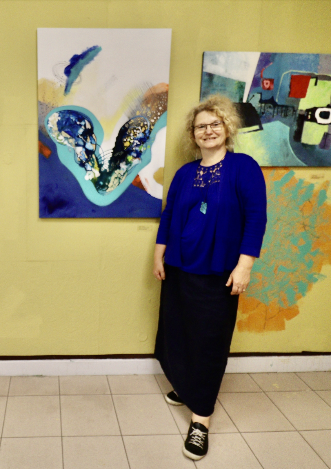 2025 – Gruppenausstellung „tRaum“ in der Projektraum Galerie M, Diana Achtzig abstraktes Blaues Acryl Bild